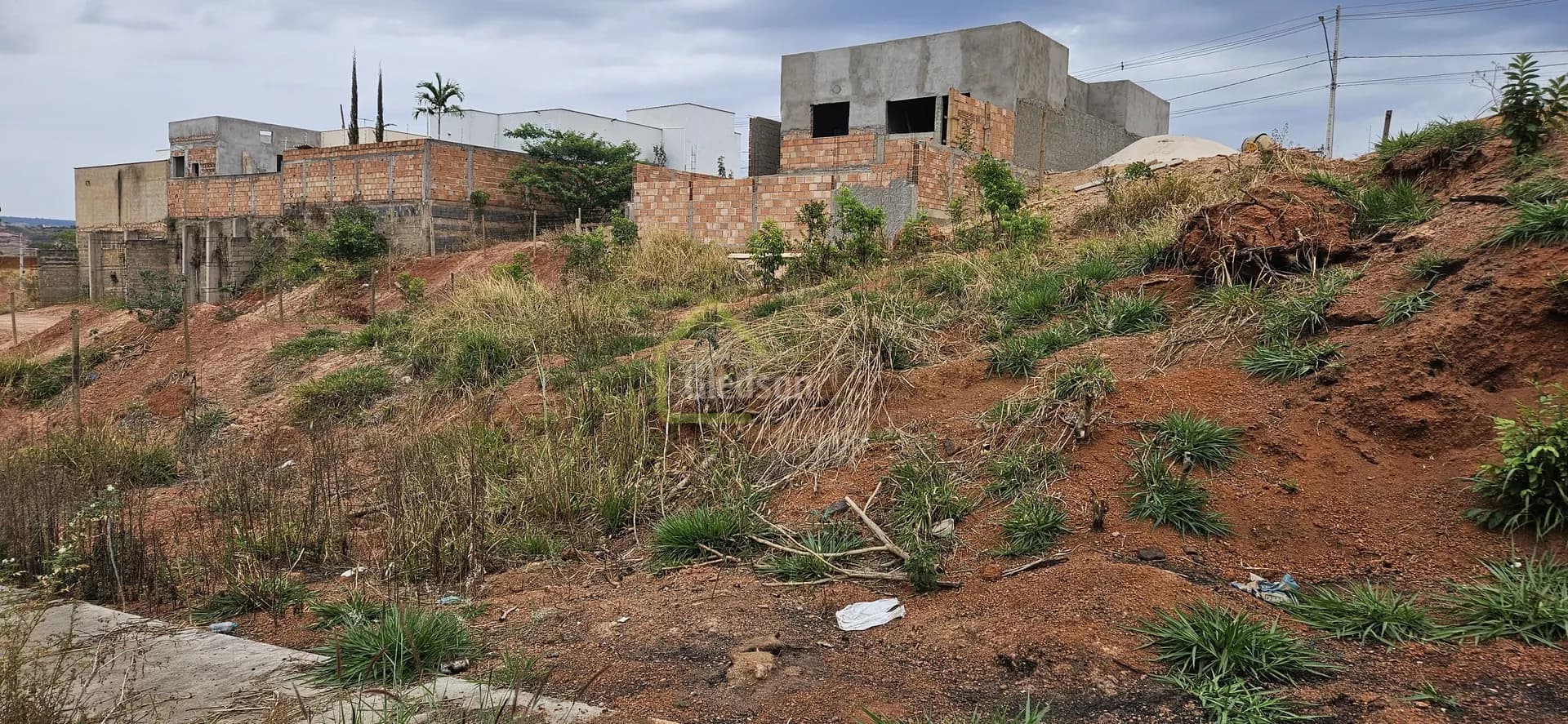 Terreno para construção 203 m² – Bairro Laranjeiras, Patos de Minas | Aceita financiamento – R$ 90.000,00