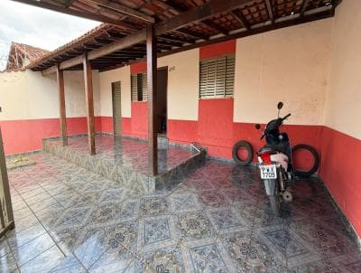 Casa para Venda, em Patos de Minas, bairro Alvorada, 3 dormitórios, 1 banheiro, 1 vaga