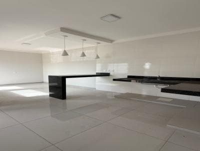 Casa para Venda, em Patos de Minas, bairro Santa Helena, 2 dormitórios, 1 banheiro, 1 suíte, 2 vagas