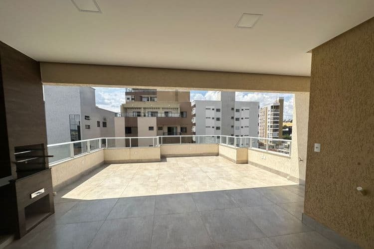 Cobertura - CentroPatos de Minas/MG