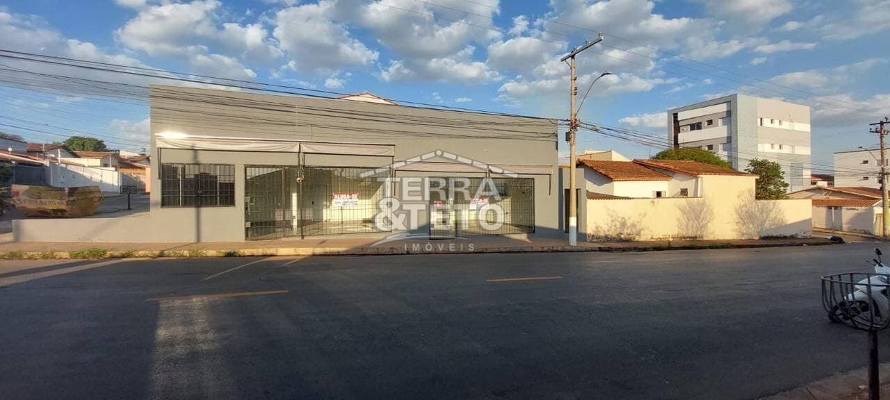 Loja Caiçaras - Patos de Minas, aluguel por R$ 1.600/mês