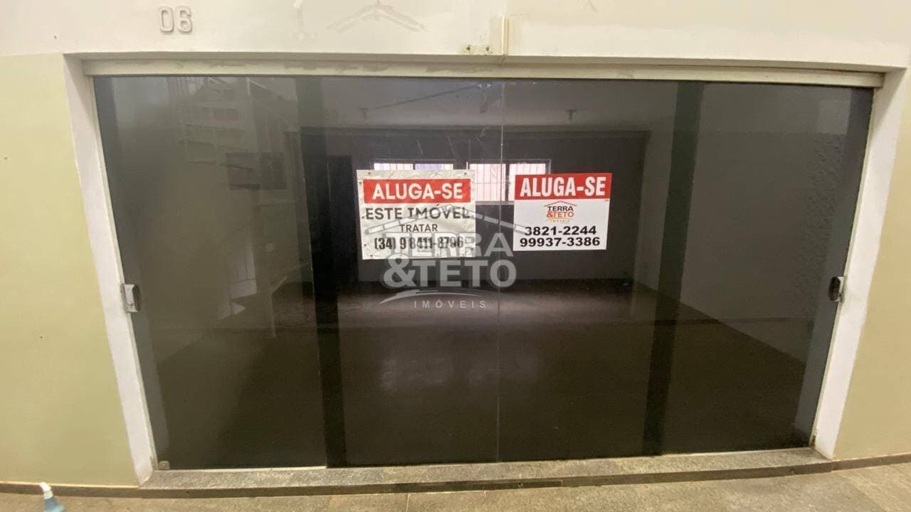 Sala Centro - Patos de Minas, aluguel por R$ 1.000/mês