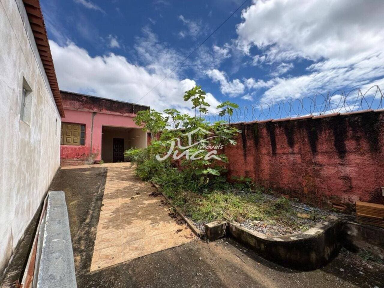 Casa de 151 m² Brasil - Patos de Minas, à venda por R$ 310.000