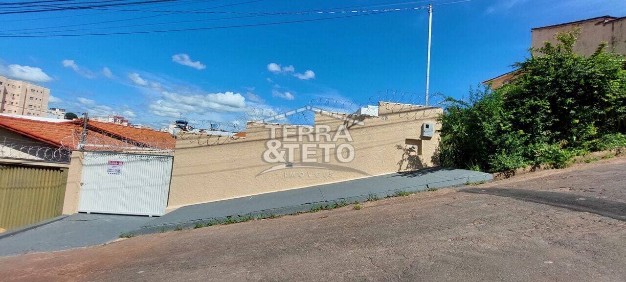 Área de 60 m² Jardim Centro - Patos de Minas, aluguel por R$ 1.600/mês