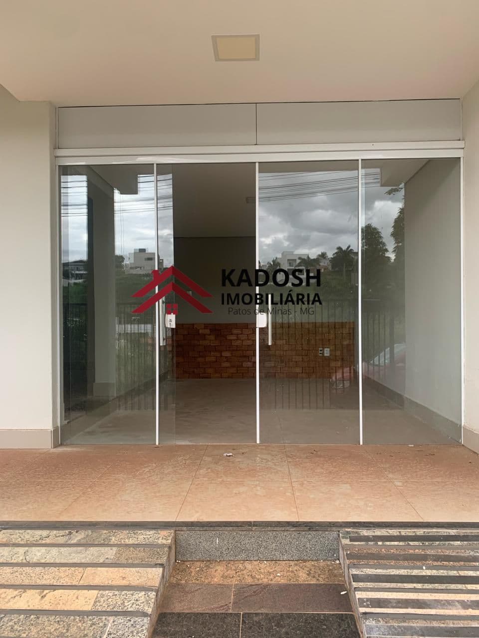 ALUGA-SE EXCELENTE CASA NO BAIRRO CÔNEGO GETÚLIO!!!